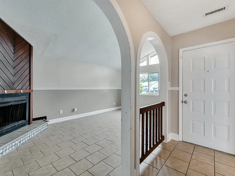 932 Fern Ridge Rd — Photo 3