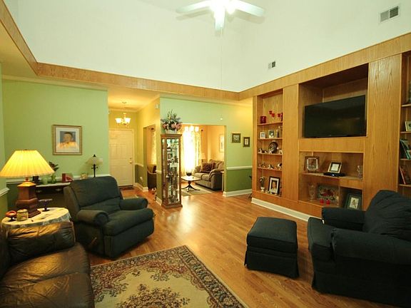 Spacious and Open Great Room