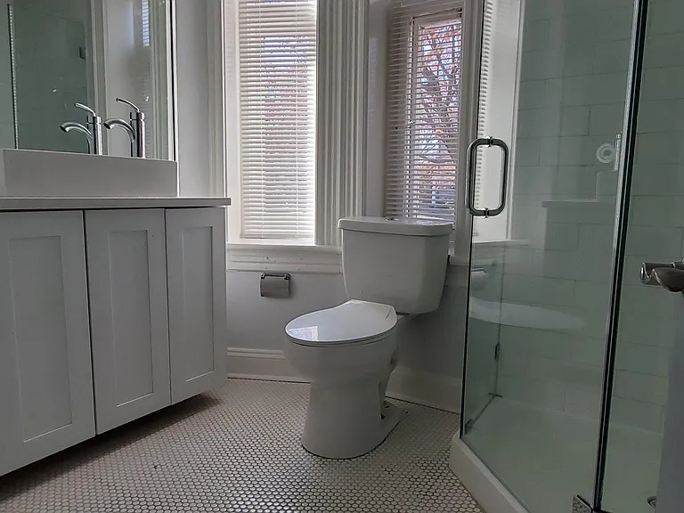 205 E Athens Ave #1L — Photo 8