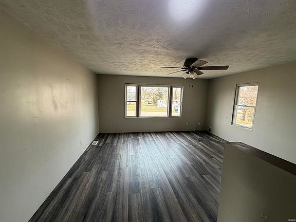 5th image of 617 S Main St