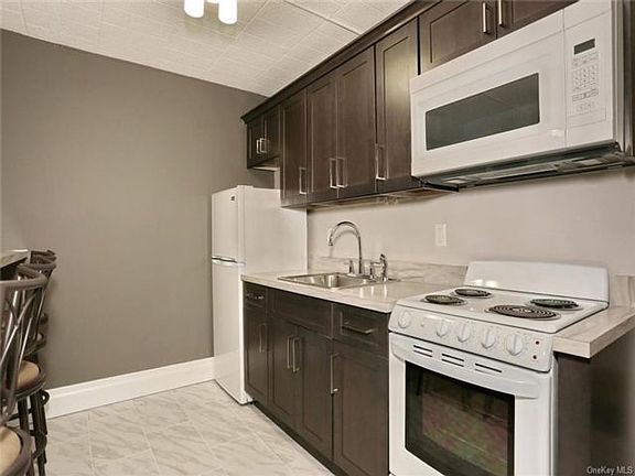 4th image of 30 N Route 9w APT 2