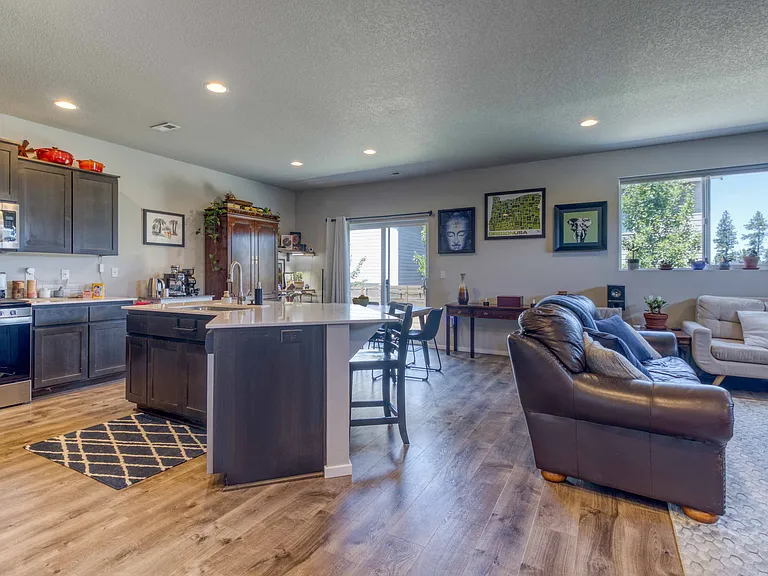 20538 SE Cameron Ave — Photo 12
