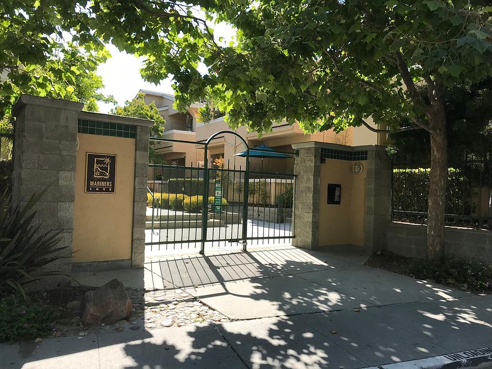 Gated entrance to Mariner's Cove