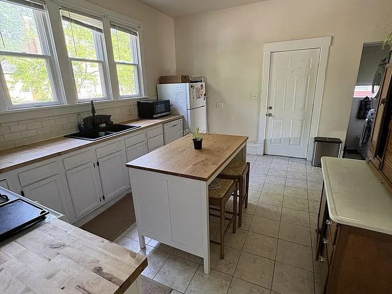 503 S Race St — Photo 13
