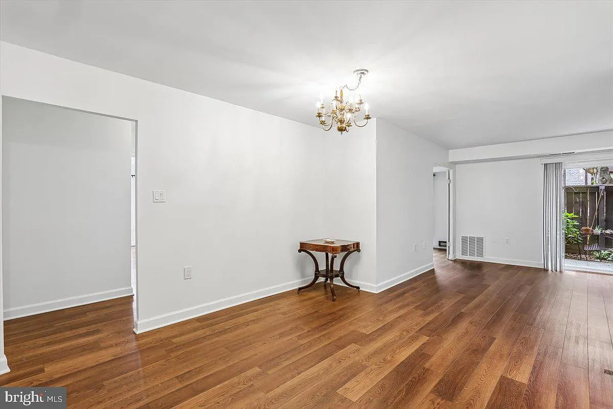 2 bed, 2.0 bath, 1178 sqft, $1,950 — Photo 3