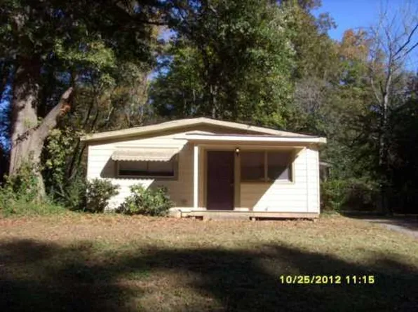 865 Wells Cir, Marietta, GA 30067