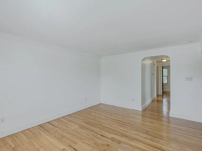 122 W Houstonia Ave — Photo 11