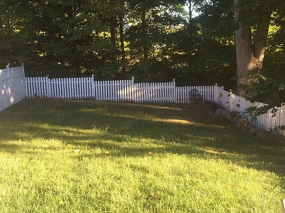 3rd image of 13 Cambridge Ct