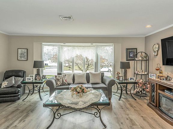4th image of 239 Wyngate Dr