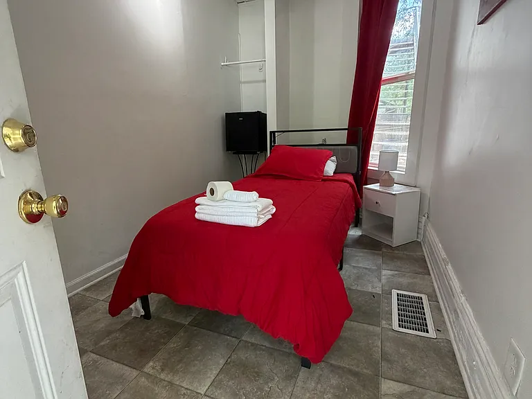 240 Wellington St SW #2 — Photo 4