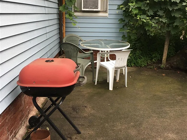 Summer St — Photo 13