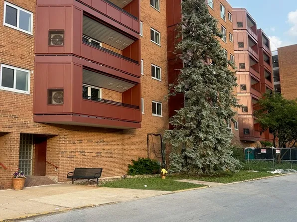 200 Park Ave APT 634, Calumet City, IL 60409