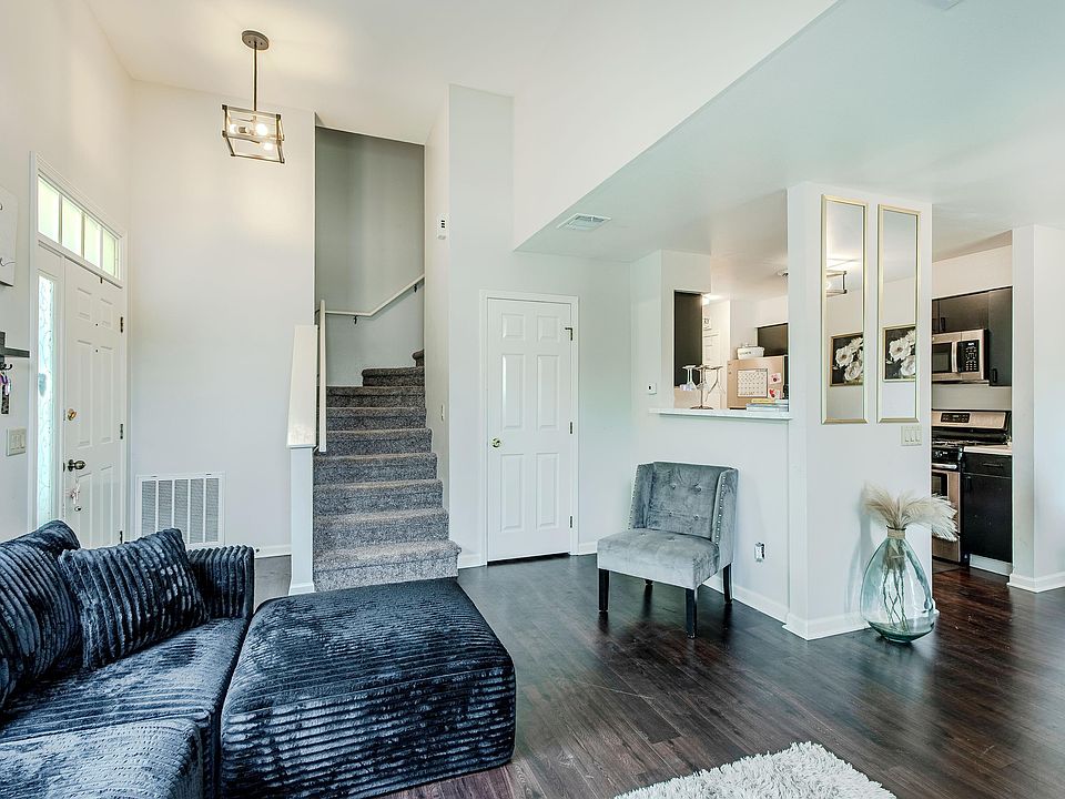 1st image of 2958 Holborn Cir