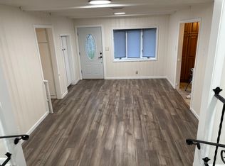 42 Chestnut St, Edison, NJ 08817