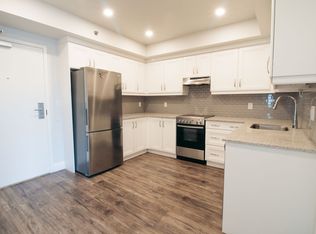 5698 Main St #311, Niagara Falls, ON L2G0Z2