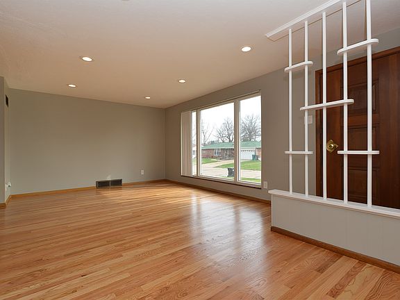 3rd image of 4127 Whippoorwill Dr