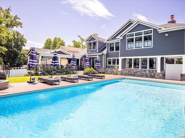 34 Piper Drive, Searingtown, NY 11507