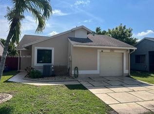 1251 SW 112th Ave, Pembroke Pines, FL 33025
