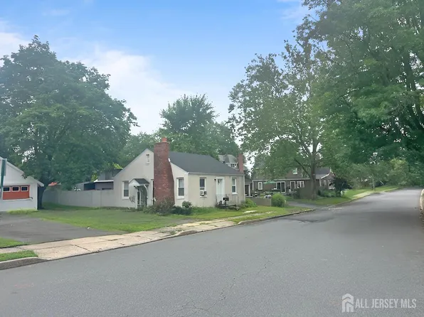 24 Seminary Ave, Hopewell, NJ 08525