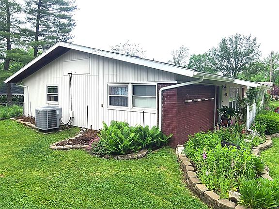 3rd image of 1520 Papillon Dr