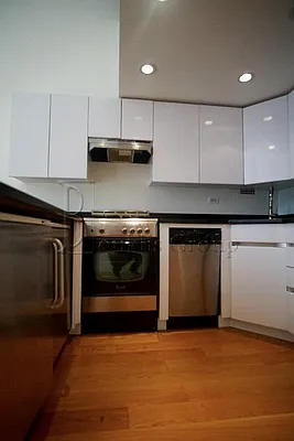 Rented by Bouklis Group | media 8