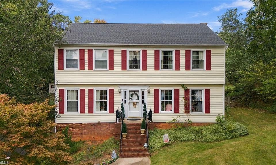 1st image of 2466 Vincent Rd