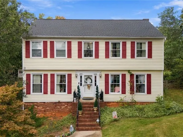2466 Vincent Rd, Winston Salem, NC 27106