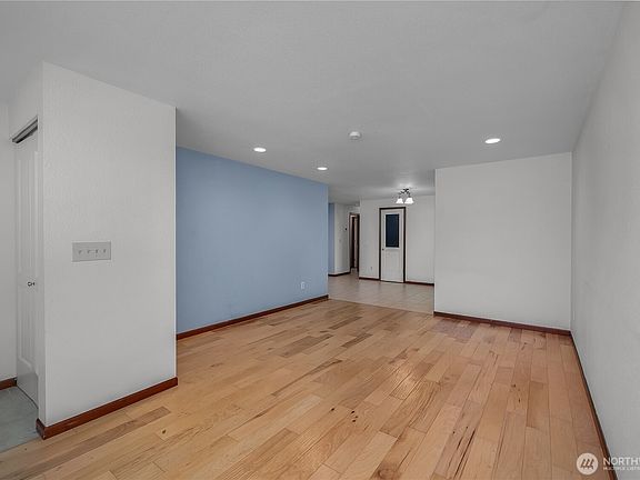 2nd image of 2015 2017 8th Court SW