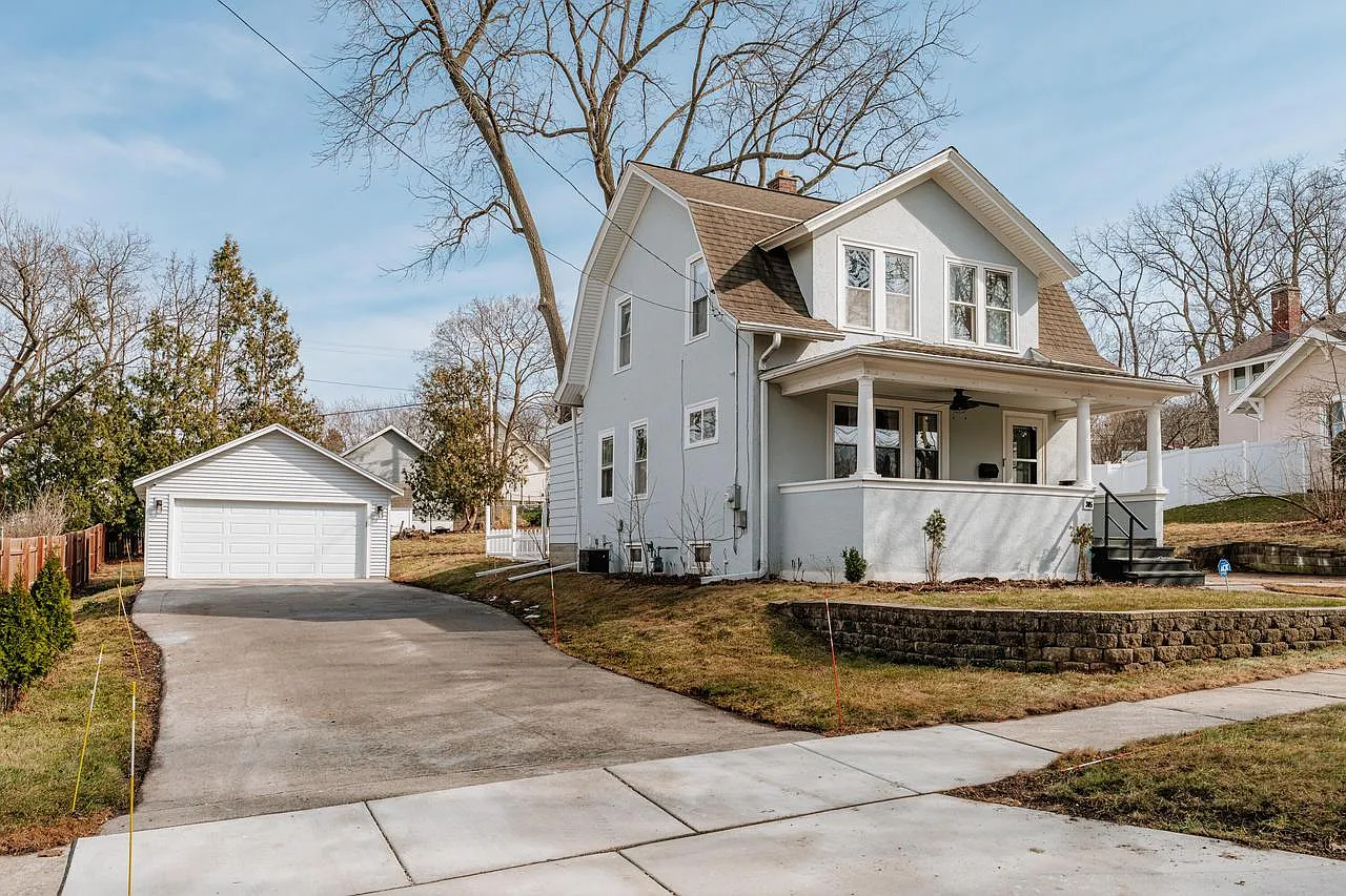 305 Fisk AVENUE photo 1
