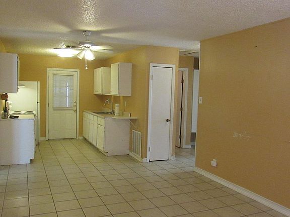 3rd image of 5842 Cain Dr