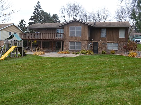 2nd image of 2615 Fairway Dr NE