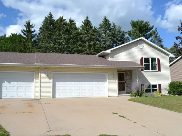 40 Rolling Green Cir, Oshkosh, WI 54904