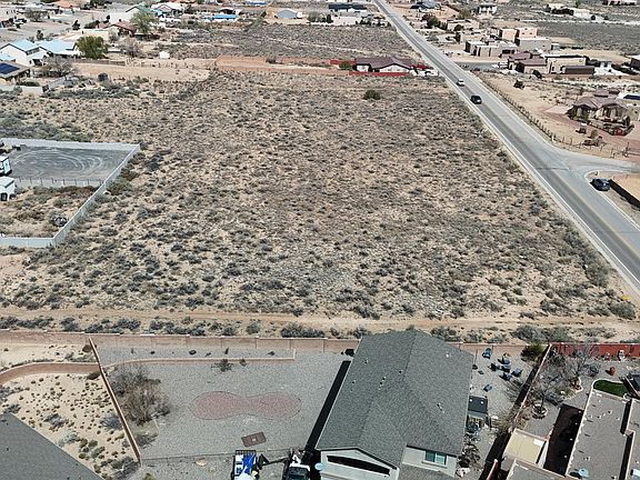 4th image of 509 10th St NE