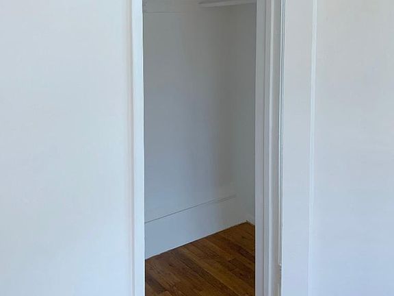 4th image of 723 Raymond Ave #A