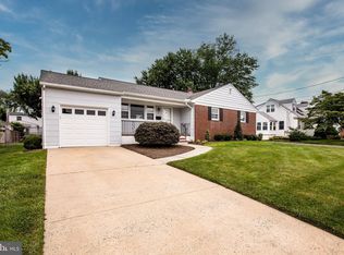 8 Mario Dr, Hamilton, NJ 08690