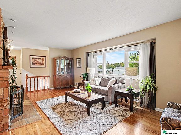 5th image of 3308 S 116th Ave