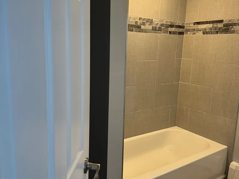 140 N 10th St #2 — Photo 7