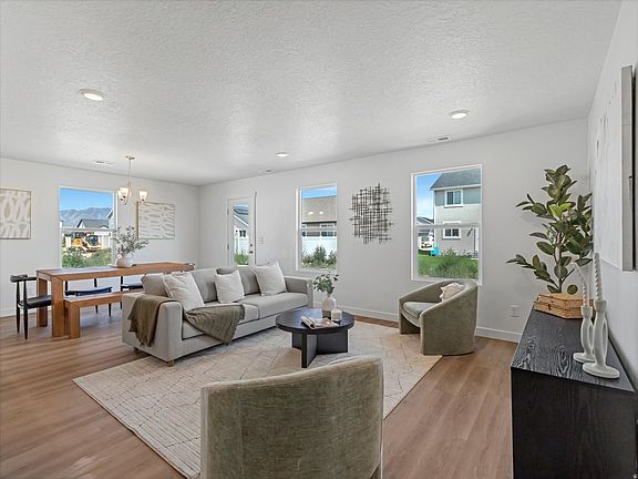 4th image of 3529 N Sparrow Ln #215