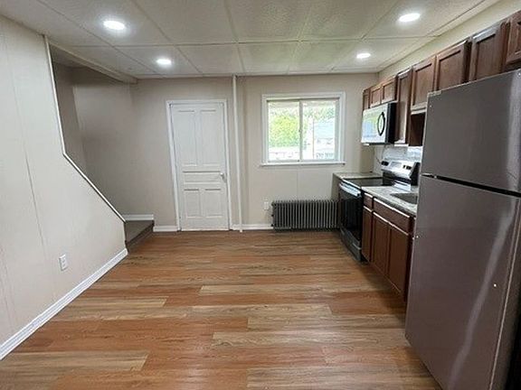 5th image of 158 W Coal St