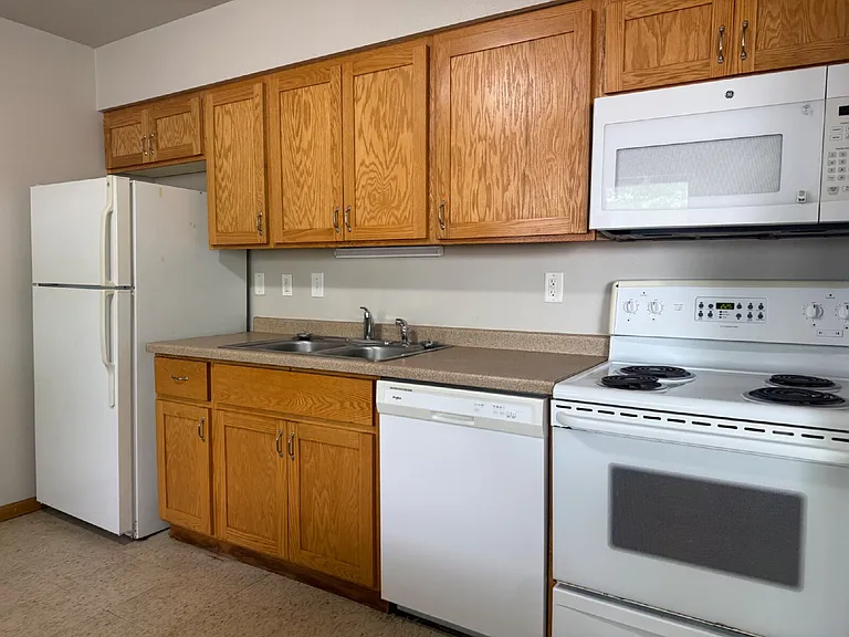 2814 8th St N #3 — Photo 9