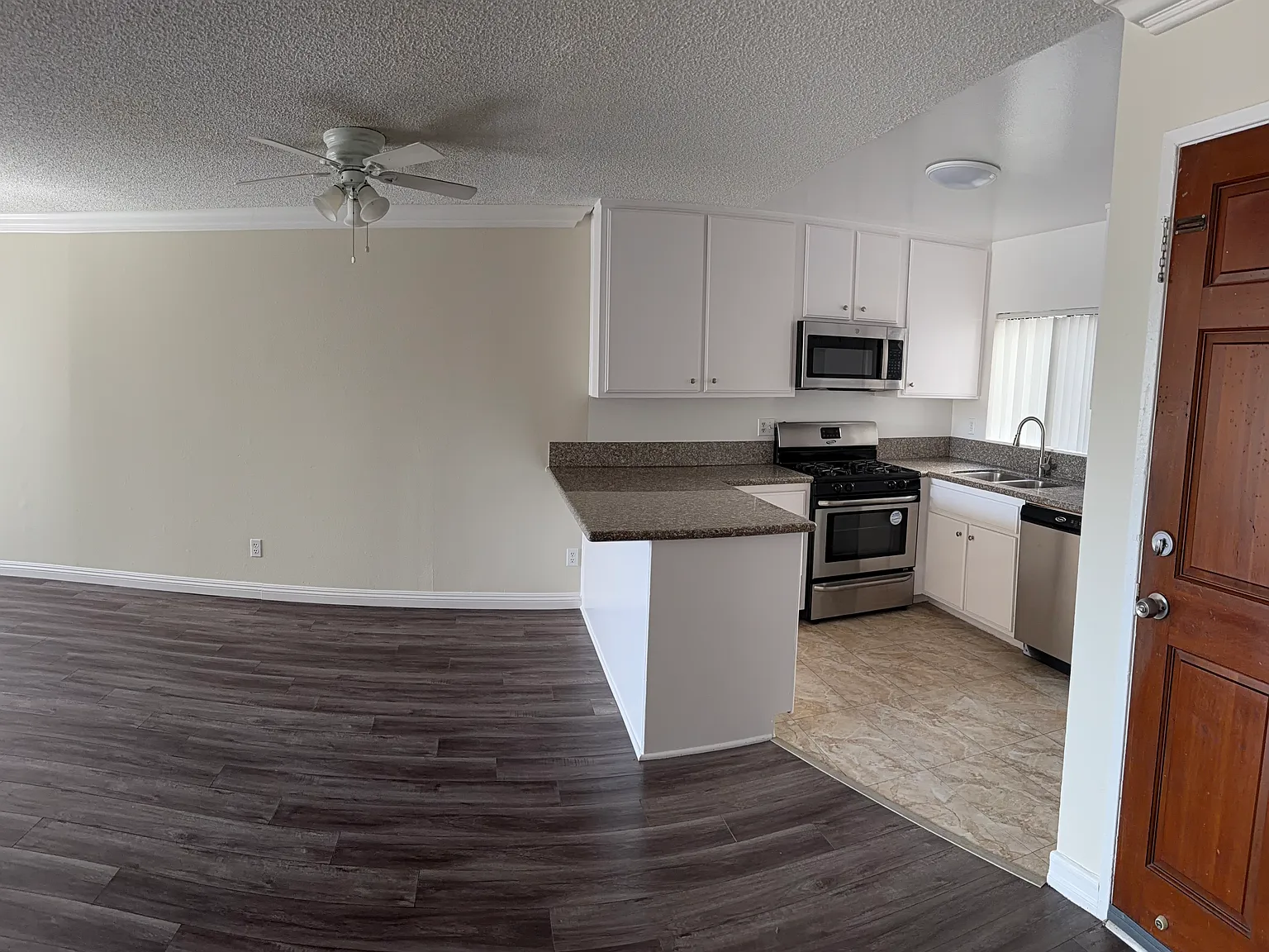 703 E. Chestnut Street — Photo 3