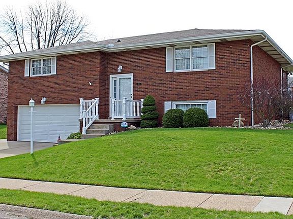 2nd image of 116 Lexington Ct