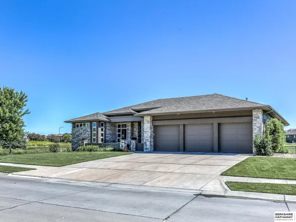 13006 Scott St, Omaha, NE 68142