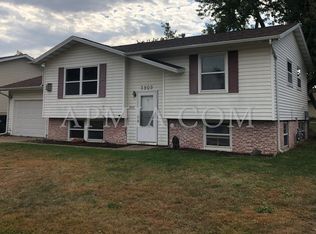 3909 Pine Tree Dr NE, Cedar Rapids, IA 52402