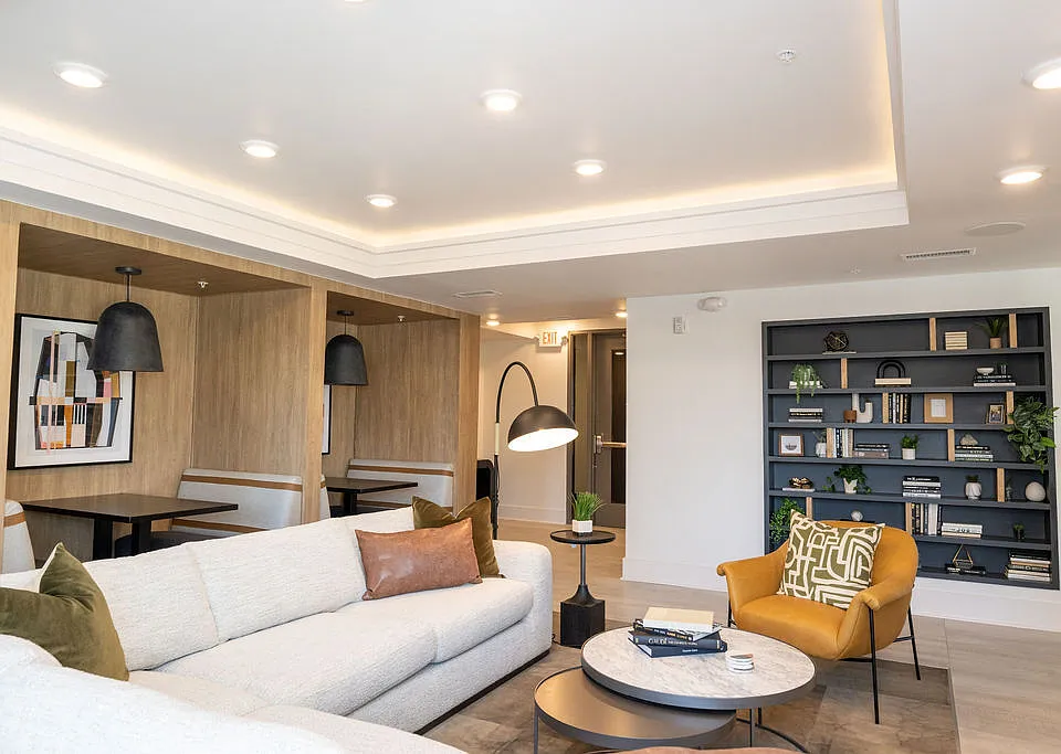 The Mint 425 apartments community photo