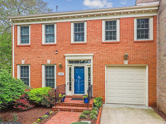 2nd image of 7428 Crestberry Ln