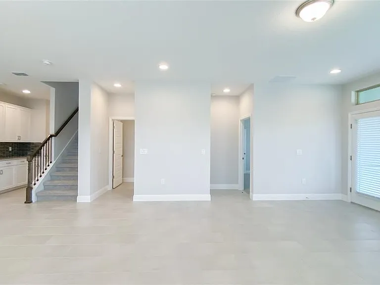 9648 Lost Creek Dr — Photo 16