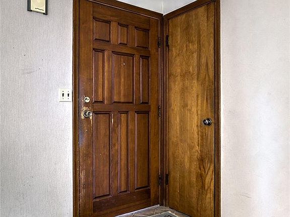 3rd image of 6012 Seward St