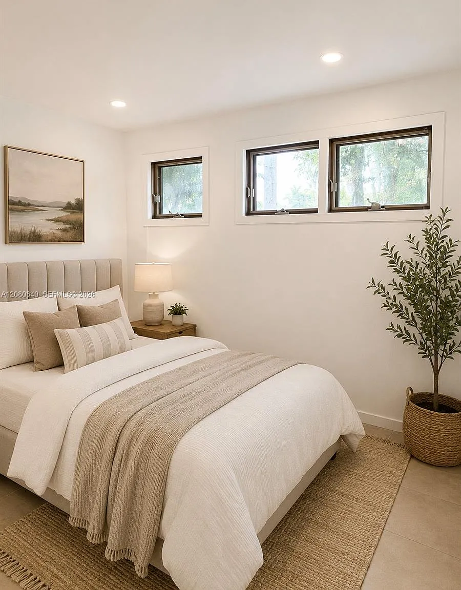 4790 SW 65th Ave — Photo 3