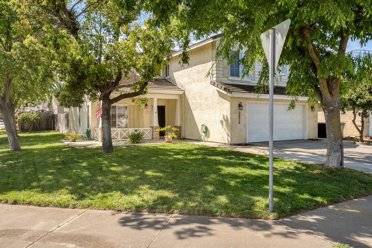 3924 Laurenburg Ave photo 1